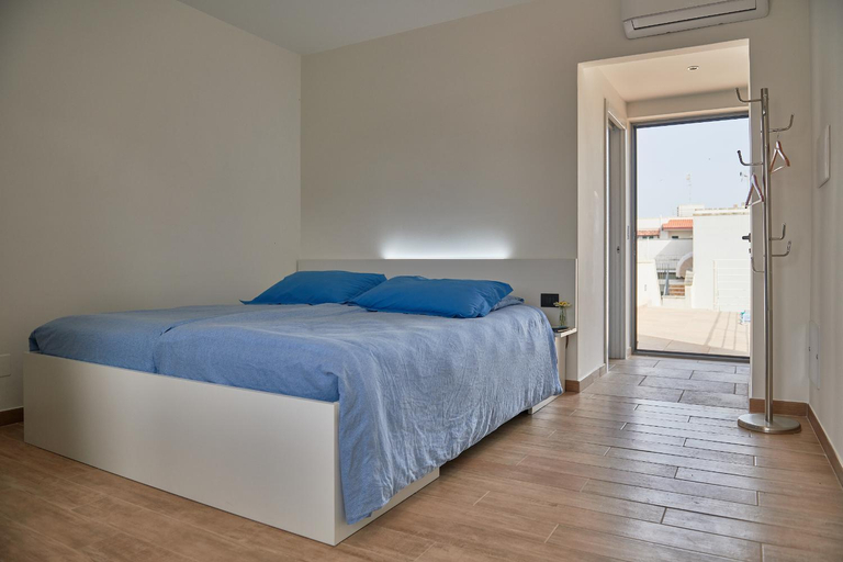 Others 3, Haus SERENA, Lecce