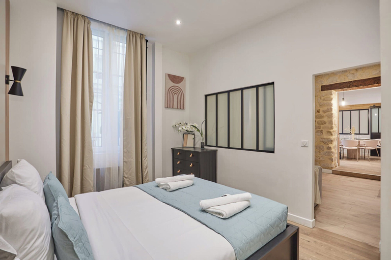 Room 4, The Upper Marais Superb Apartment for 8 People, Paris