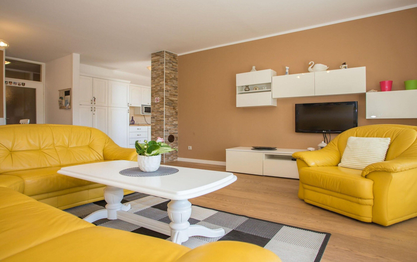 Living room 3, Beautiful Apartment in Prime Location, Poreč