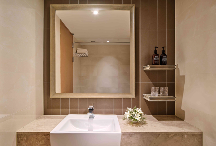 Bathroom 7