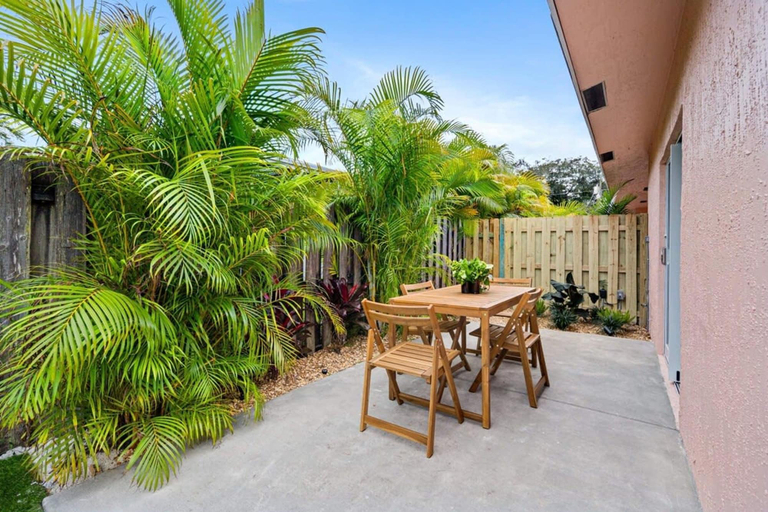 Room 5, Awesome 1BR Apartment @Sailboat, Broward