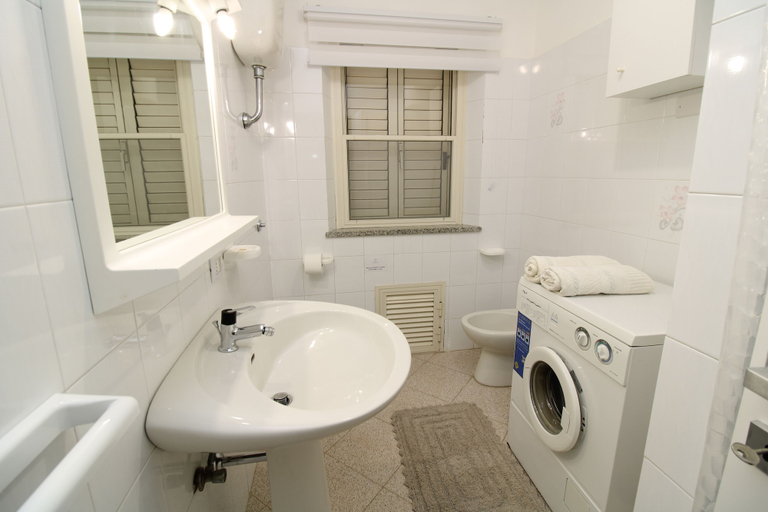 Bathroom, SUMMER ROOM, Nuoro