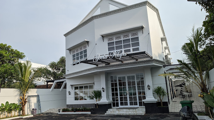 OKE Living, Solo