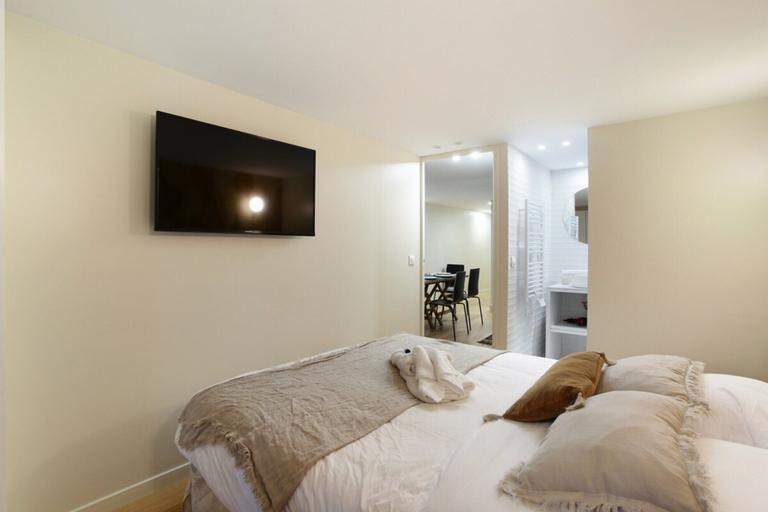 Room 2, Modern Apartment 2 Bedrooms - Center of Paris, Paris