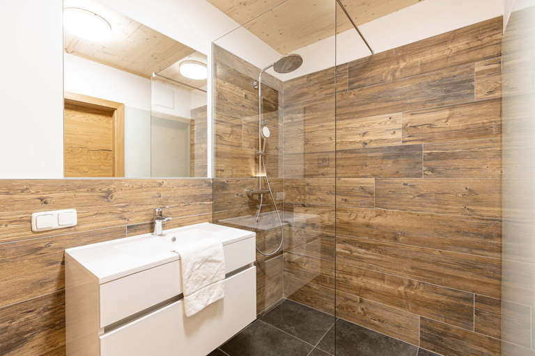Bathroom, Ferienwohnung mit 3 Schlafzimmern, Murau