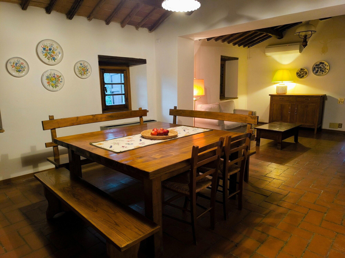 Living room 3, Farmhouse in Tuscany With Olive Grove Views, Arezzo