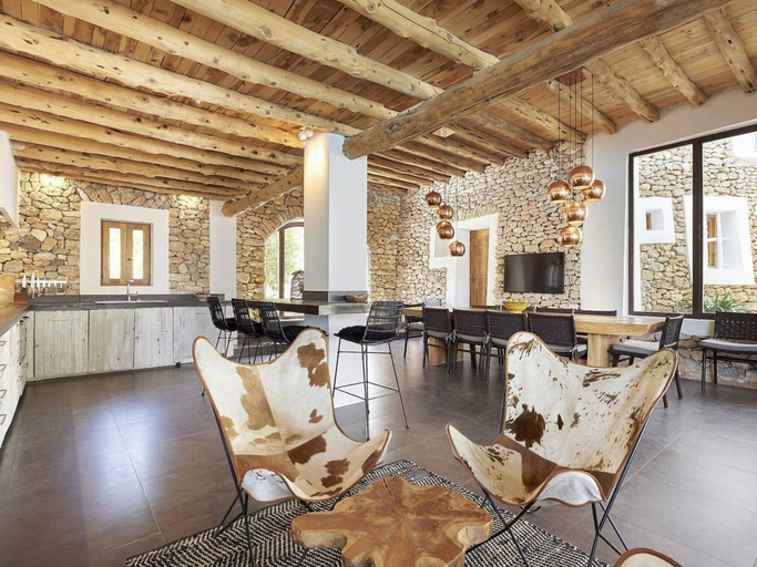 Dining 2, Idyllic Villa With Swimming Pool, Baleares