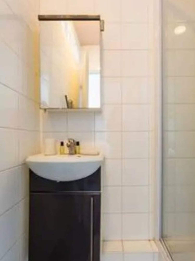 Bathroom 5, Magnifique Studio 9- Edouard Vaillant, Seine-Saint-Denis
