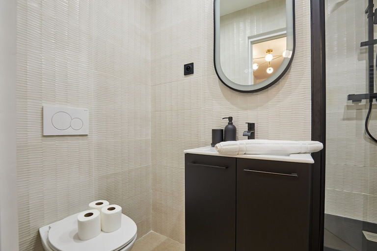 Bathroom 5, Sublime Triplex Paris Le Marais, Paris