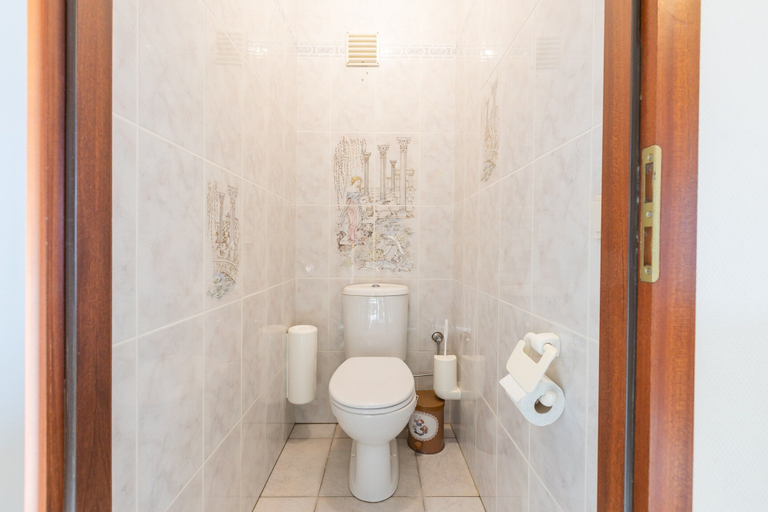 Bathroom 4, Flat With Frontal sea Views and Parking, West-Vlaanderen