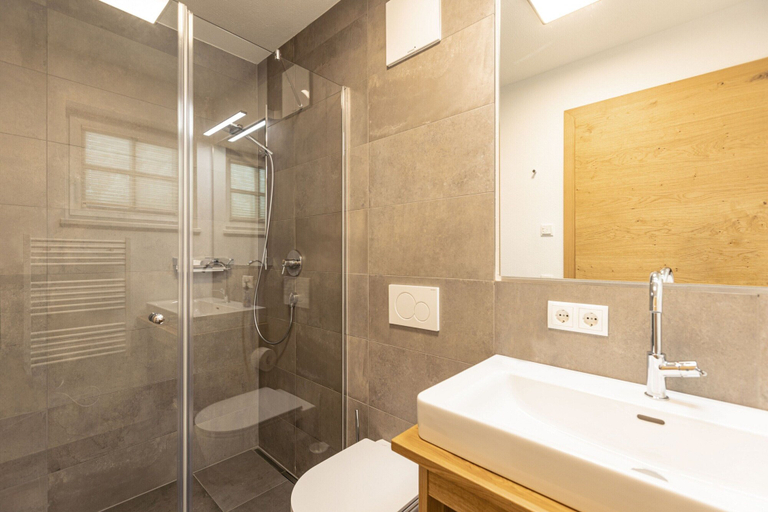 Bathroom 4, Superior Ferienhaus # 4B mit Sauna, Zell am See