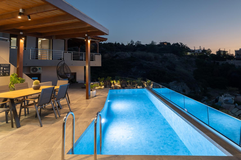 Sport & Beauty 2, D&A View Luxury Villa 60meters from the Sea, Crete
