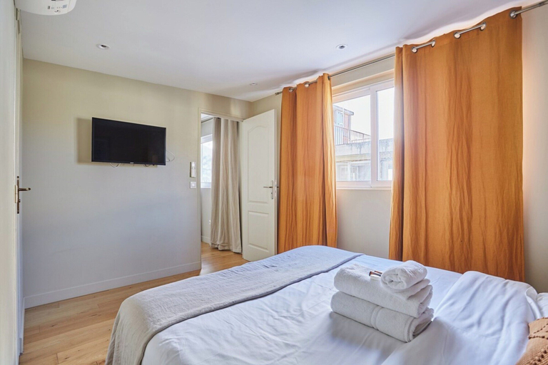 Room 1, Superb Apartment 2 Bedrooms Center of Paris, Paris