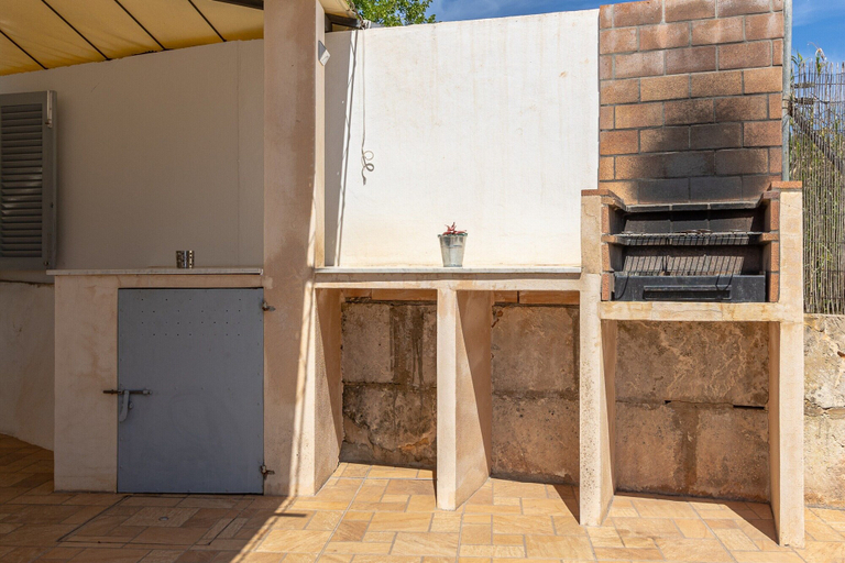 Others 5, Villa in central location, Baleares