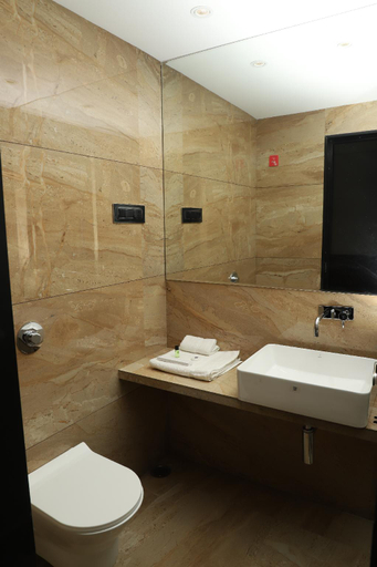 Bathroom 2, Hotel Florence - Nanded, Nanded