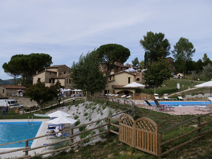 Pool 4, Agriturismo Borgo Pulciano in Montone, Perugia