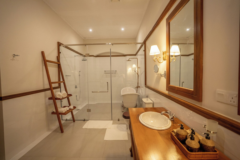 Bathroom 4, Clodagh Manor House by Seven Angels, Ambanganga Korale