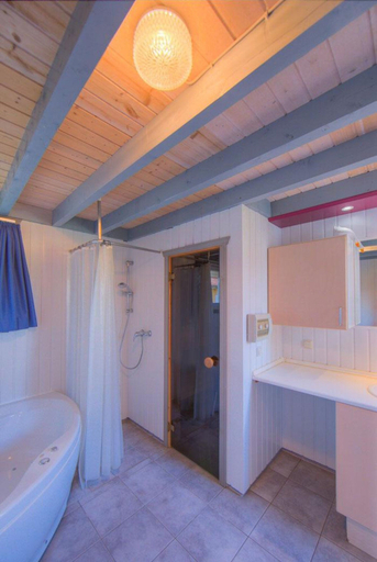 Bathroom 3, Chickes Appartement, Mecklenburgische Seenplatte