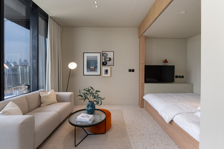 Room 5, Chic Business Bay Studio Burj View Balcony, Dubai
