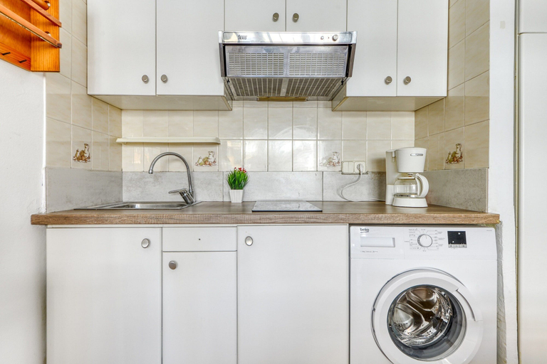 Private kitchen 5, Apartment in Rosas Near Platja de Sta Margarida, Girona