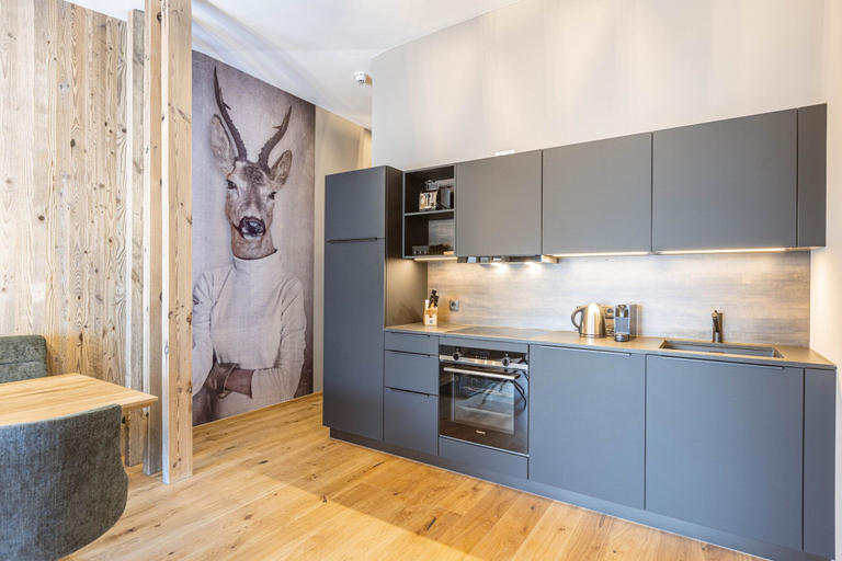 Private kitchen 4, Pleasant apartment with shared pool, Schwaz
