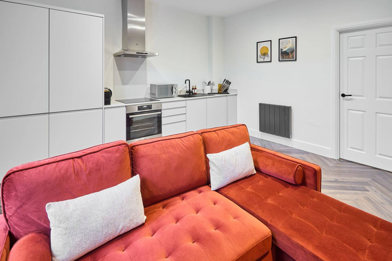 Room 2, Host Stay Apartment 1 Upton House, Northamptonshire