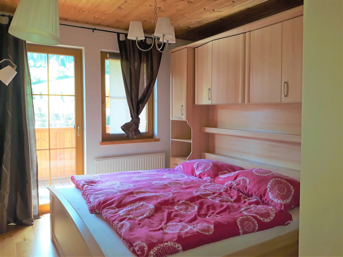 Room, Beautiful Apartment With Balcony, Spittal an der Drau
