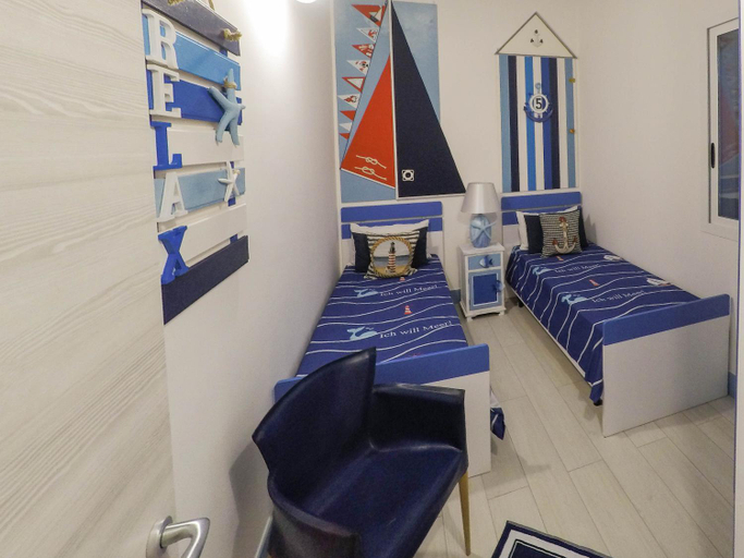 Others 4, La Casa in Riva al Mare, Syracuse