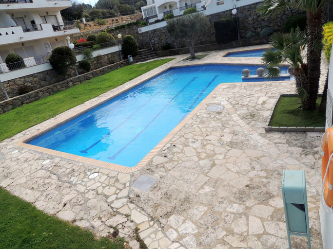 Pool 3, Apartment Near Roses Beach With Pool, Girona