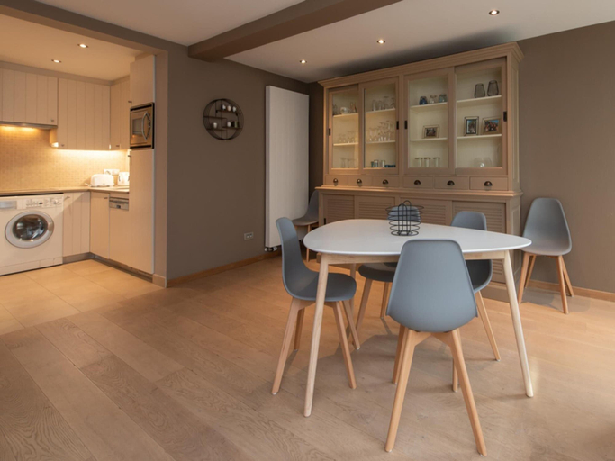Dining 2, Apartment With Side sea View, West-Vlaanderen