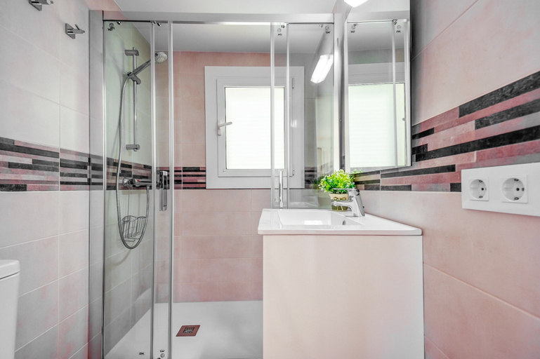 Bathroom 4, Apartment in Roses Near Canyelles Beach, Girona