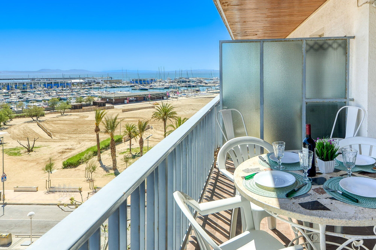 Balcony 4, Apartment by Roses Beach With Mountain Views, Girona