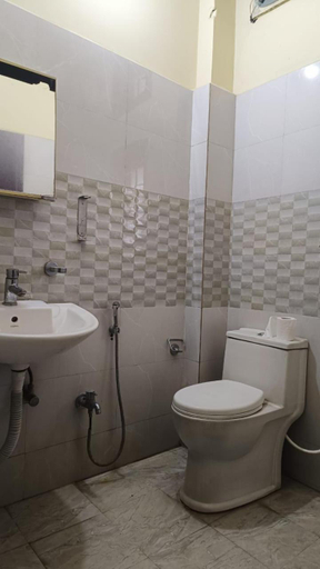 Bathroom, LONDON BRIDGE GUEST HOUSE, Kamrup Metropolitan