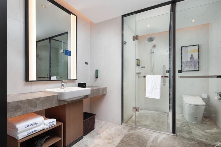 Bathroom 3, ハンプトンbyヒルトン ホテル, Wuhan