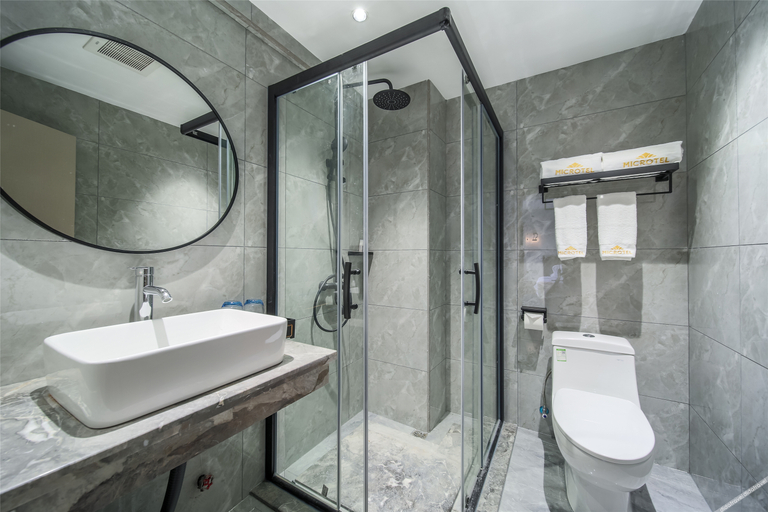 Bathroom 3, Microtel by Wyndham Heyuan, Heyuan