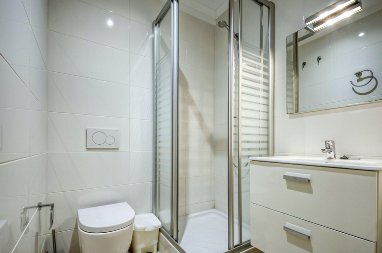 Bathroom 3, Beachfront Apartment with Terrace Views, Girona