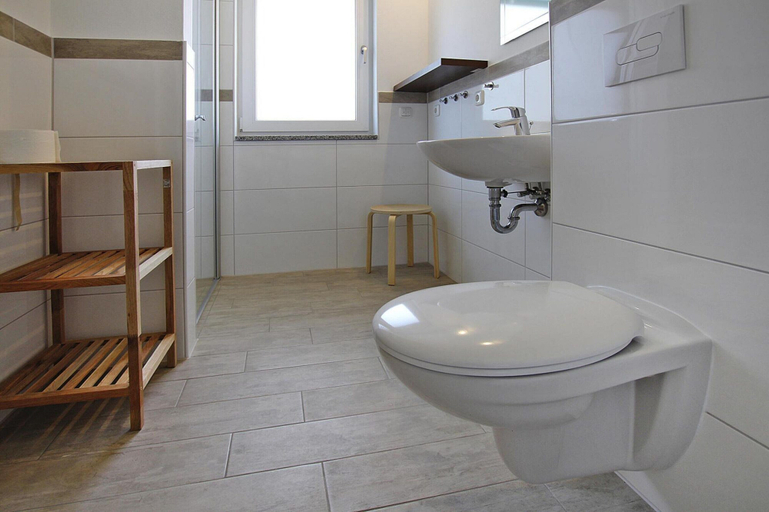 Bathroom 3, Appartement Hafenflair am Plauer See, Ludwigslust-Parchim