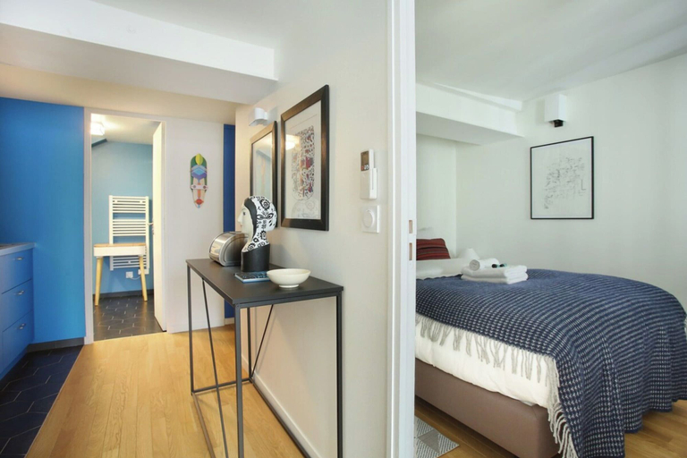 Room 2, Sublime and new Apartment Le Marais / Beaubourg, Paris