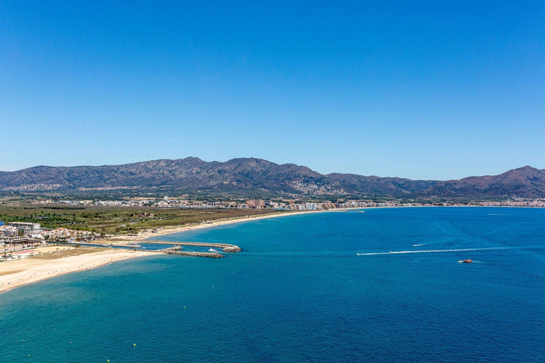 View from property 3, Apartment in Roses by the Beach With Pool, Girona