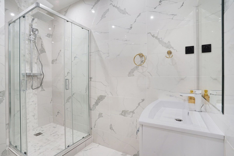 Bathroom 3, Sublime and new Apartment Center of Paris Opera, Paris
