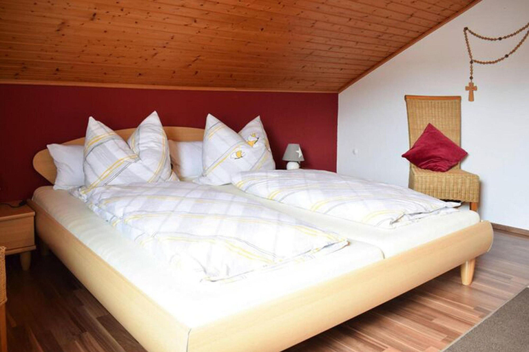 Room 4, Apartment in Langdorf Near Ski Trails, Regen