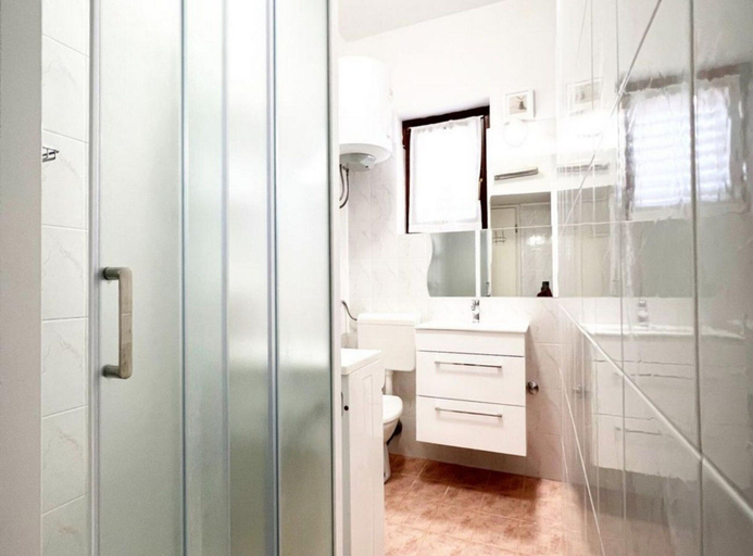 Bathroom 3, Charming Apartment With Garden, Vrsar