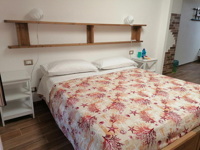 Bedroom 2, Agriturismo Caruggiu di via vecchia, Savona