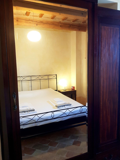 Room 3, Manor in Marche With Pool and Adriatic Views, Ancona