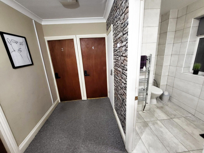 Bathroom 3, Stay Sleep Rest - Santuary, Kingston upon Hull