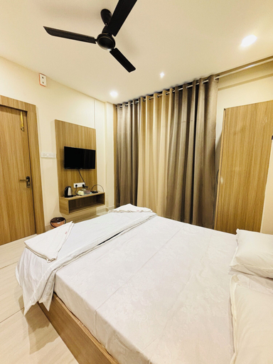Bedroom 1, Hotel Shreegopal, Ujjain