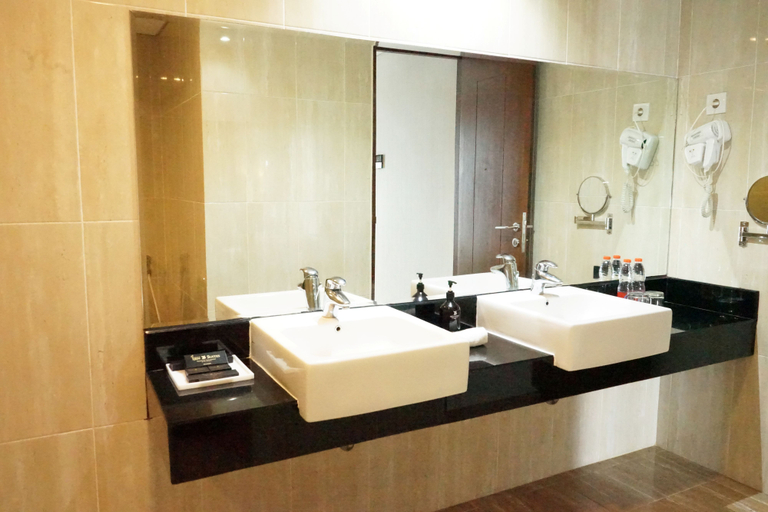 Bathroom 8
