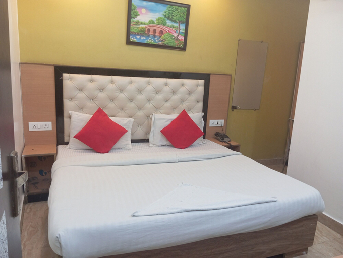 Bedroom 2, Hotel Future Inn, Gautam Buddha Nagar