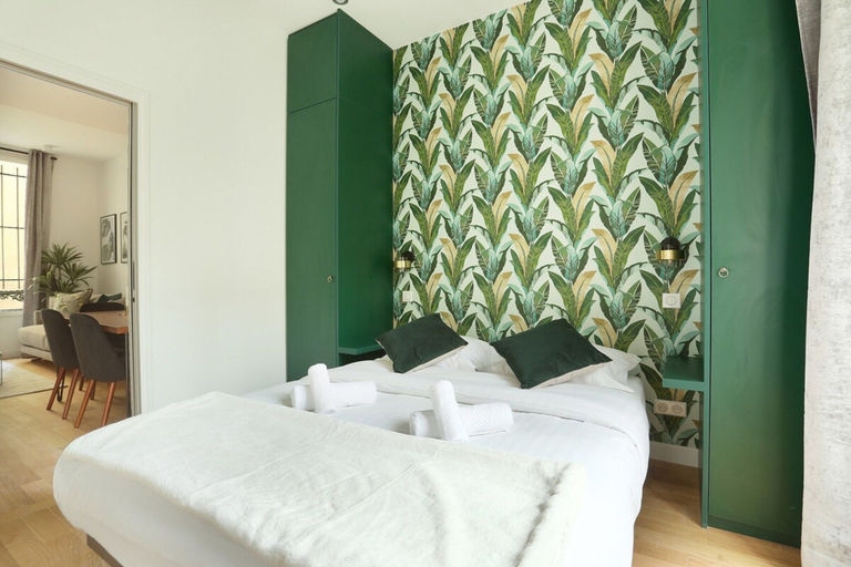 Room 3, Charming Apartment District Beaubourg Le Marais, Paris