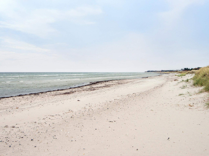 Beach 2, 4 Person Holiday Home in Glesborg, Norddjurs